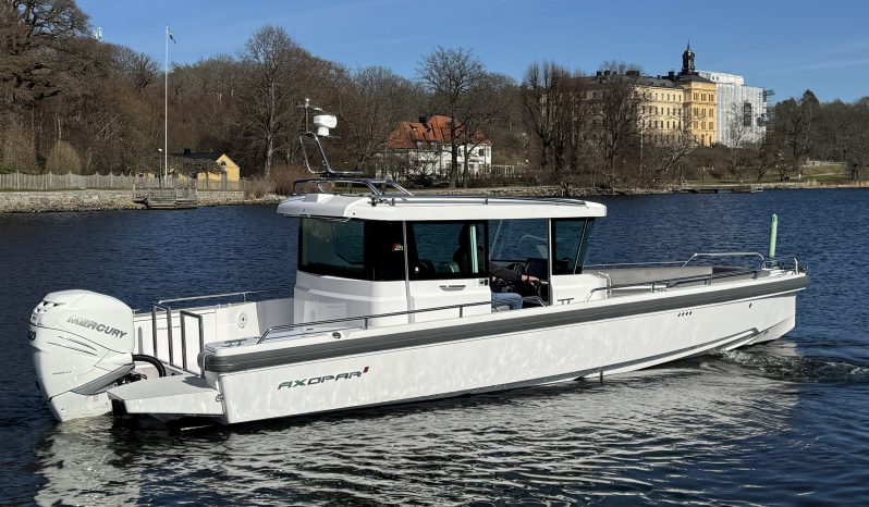 Axopar 28 Cabin full