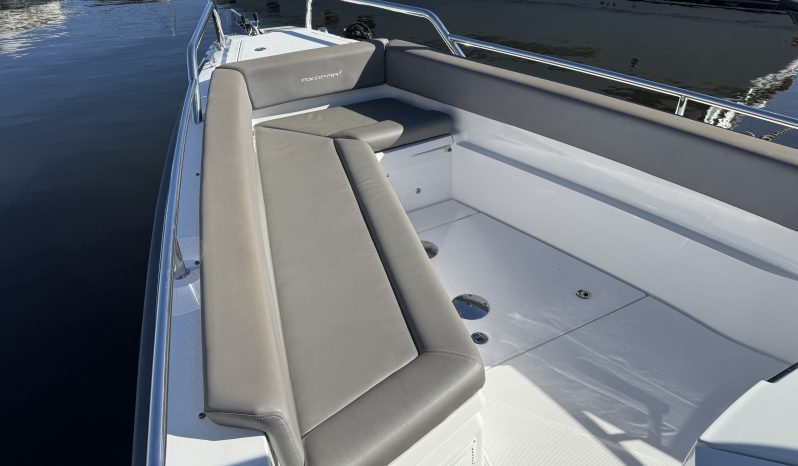 Axopar 28 Cabin full