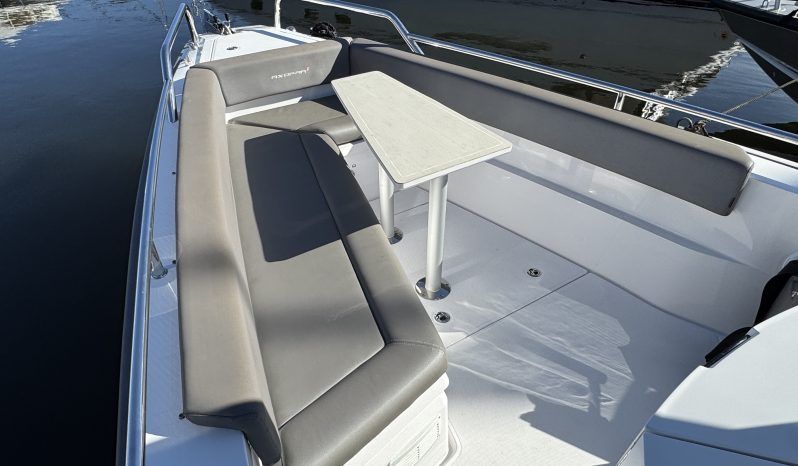 Axopar 28 Cabin full