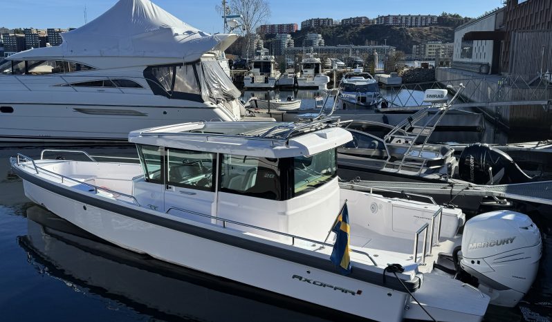 Axopar 28 Cabin full